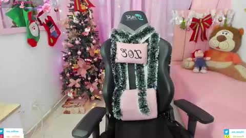 zoe_sullivan_ online show from 12-04-25, 09:40