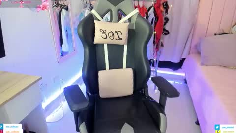 zoe_sullivan_ online show from 02-11-26, 09:14