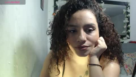 Snapshot of zoe_tai chatting on 10-30-25, 09:11 zoe tai online show from 10-30-25, 09:11