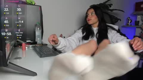 Snapshot of zoeconti chatting on 11-21-25, 11:53 Zoe online show from 11-21-25, 11:53