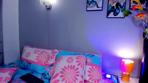 Zoee online show from 11-07-25, 05:02