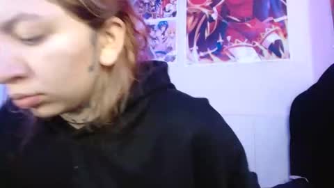 Snapshot of zoee_jhonnyy chatting on 12-20-24, 03:00 zoee jhonnyy online show from 12-20-24, 03:00