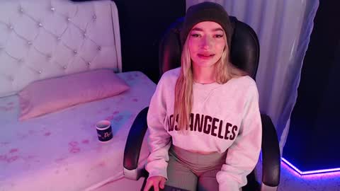 zoe online show from 12-28-24, 12:03