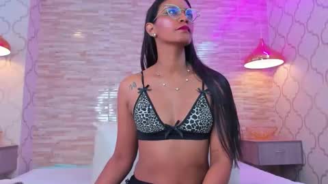 ZoeeSmitth online show from 02-24-26, 11:52