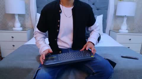 Snapshot of zoekrug chatting on 10-25-25, 11:51 Zoe Krug online show from 10-25-25, 11:51