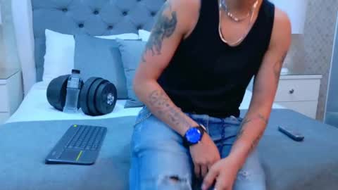 Snapshot of zoekrug chatting on 11-03-25, 11:55 Zoe Krug online show from 11-03-25, 11:55