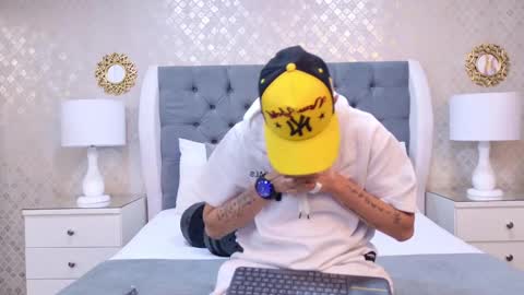 Snapshot of zoekrug chatting on 11-06-25, 11:44 Zoe Krug online show from 11-06-25, 11:44