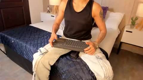 Zoe Krug online show from 02-12-26, 01:06