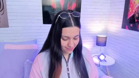 ZOE  online show from 10-24-25, 04:14