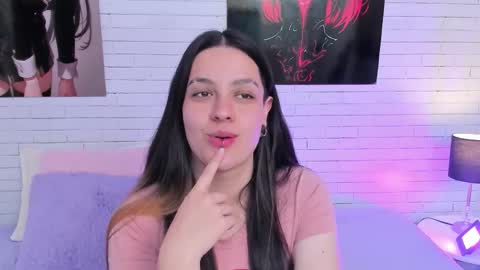 ZOE  online show from 11-08-25, 04:56