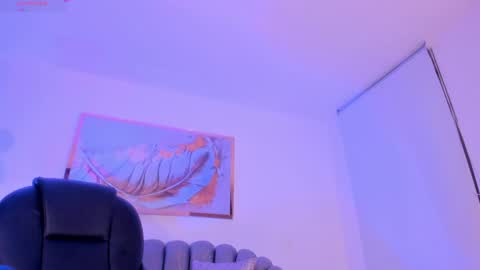 Zoe Presley  online show from 10-27-25, 01:42