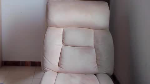 Zoe  online show from 10-06-25, 03:09