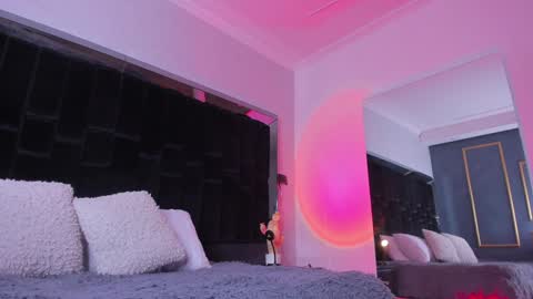 zoevidal_ online show from 01-08-25, 11:43