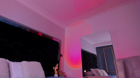 zoevidal_ online show from 01-17-25, 11:59