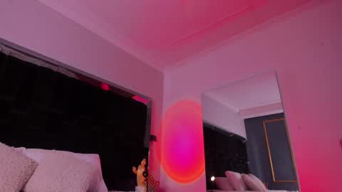 zoevidal_ online show from 01-18-25, 11:43