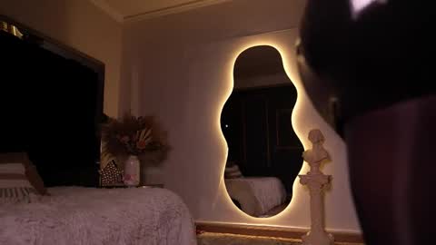 zoevidal_ online show from 01-11-26, 12:10