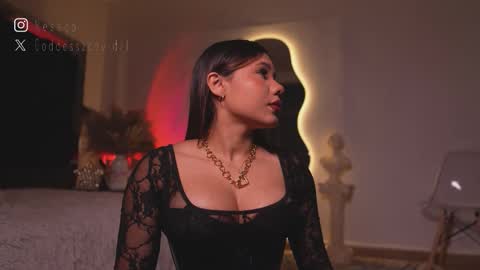 zoevidal_ online show from 02-10-26, 12:09