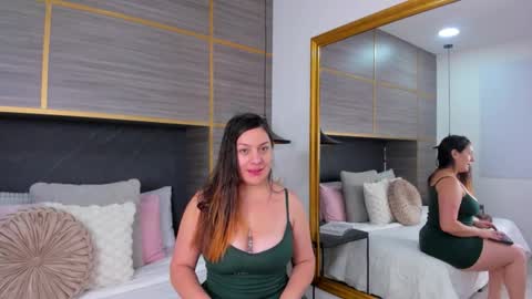 ZOE online show from 11-30-25, 01:04