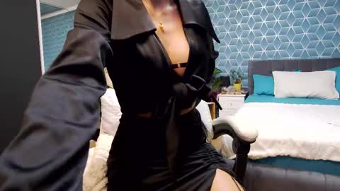 Snapshot of zoeylarkens chatting on 11-09-25, 05:00 Zoey online show from 11-09-25, 05:00