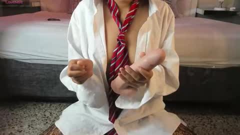 Snapshot of zoeysnow chatting on 11-07-25, 12:05 Z O E online show from 11-07-25, 12:05