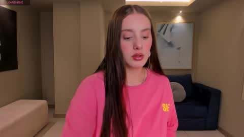 Zoey Walker online show from 11-19-25, 11:54