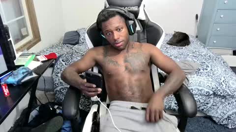 zoneingout online show from 12-27-24, 01:43