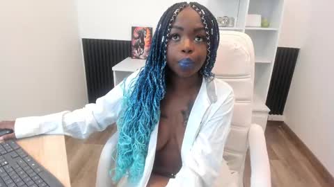 Snapshot of zooee_p chatting on 01-15-25, 11:43 Zooe online show from 01-15-25, 11:43