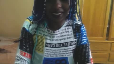 Snapshot of zooee_p chatting on 01-29-25, 07:32 Zooe online show from 01-29-25, 07:32
