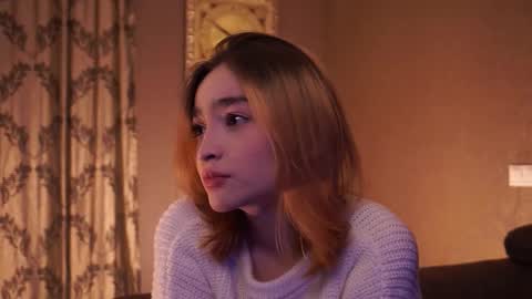 Elly online show from 12-22-25, 04:26