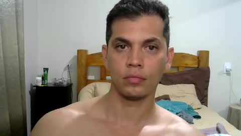 zoro_00 online show from 11-22-25, 09:47