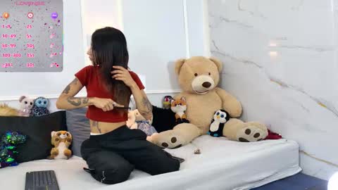 Violeta online show from 02-12-26, 01:17