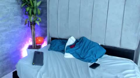 Zoe And Frienda online show from 11-06-25, 12:28