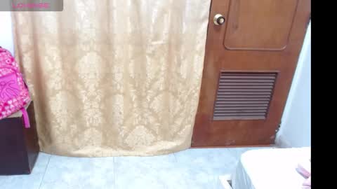 Snapshot of zury_ferrari chatting on 10-10-25, 06:40 zury_ferrari online show from 10-10-25, 06:40