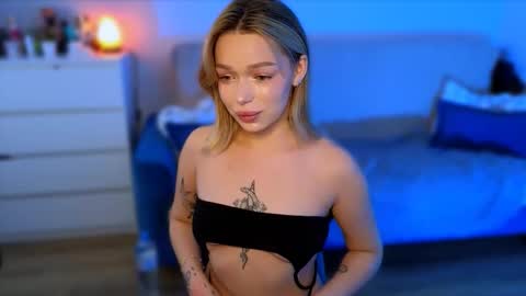 zuzzixx online show from 11-07-25, 06:35