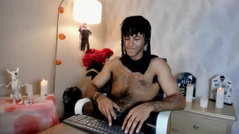 zyan_moreno online show from 10-29-25, 08:21