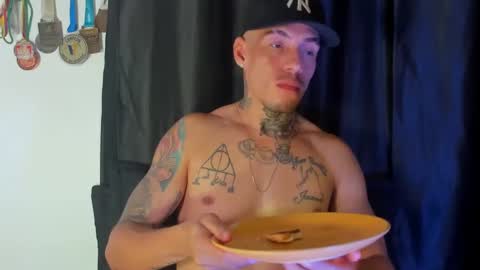 Snapshot of zyongarcia2020 chatting on 12-19-24, 10:02 zyon garcia online show from 12-19-24, 10:02