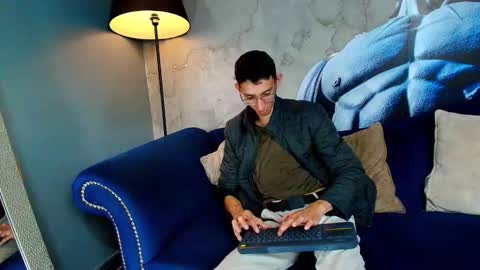 Snapshot of zyronight chatting on 10-28-25, 07:38 Zyro Nigth online show from 10-28-25, 07:38