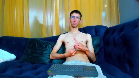 Snapshot of zyronight chatting on 11-10-25, 07:46 Zyro Nigth online show from 11-10-25, 07:46