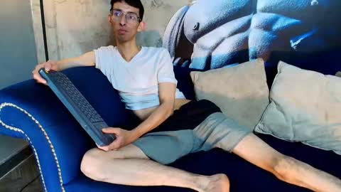 Snapshot of zyronight chatting on 11-24-25, 10:42 Zyro Nigth online show from 11-24-25, 10:42