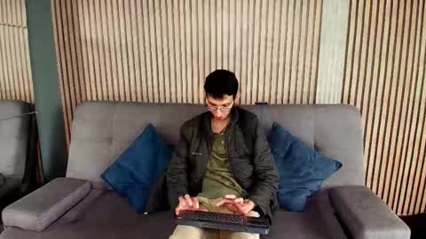 Snapshot of zyronight chatting on 11-28-25, 01:58 Zyro Nigth online show from 11-28-25, 01:58