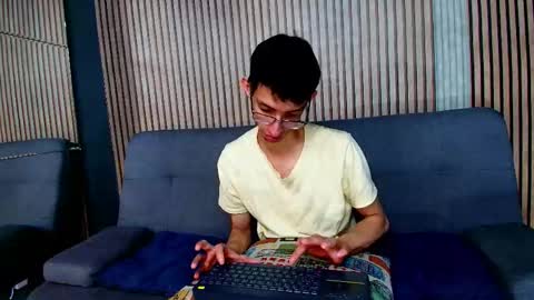 Snapshot of zyronight chatting on 12-04-25, 09:45 Zyro Nigth online show from 12-04-25, 09:45