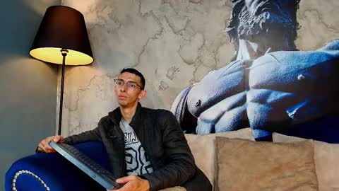 Snapshot of zyronight chatting on 12-15-25, 07:18 Zyro Nigth online show from 12-15-25, 07:18