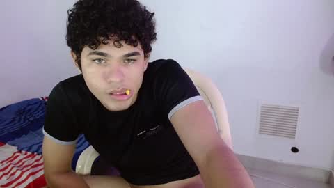 Snapshot of zyrosxk chatting on 01-05-25, 05:41 antonio felipe online show from 01-05-25, 05:41