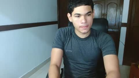 Snapshot of zyrosxk chatting on 10-02-25, 06:31 antonio felipe online show from 10-02-25, 06:31