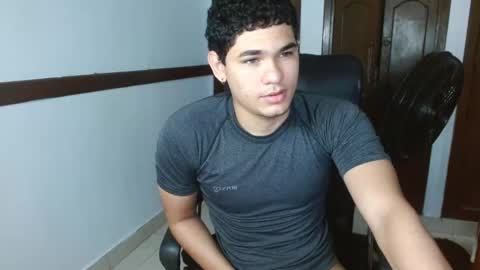 Snapshot of zyrosxk chatting on 10-11-25, 04:16 antonio felipe online show from 10-11-25, 04:16
