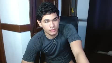 Snapshot of zyrosxk chatting on 10-26-25, 09:04 antonio felipe online show from 10-26-25, 09:04