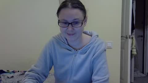 Snapshot of zyuhre chatting on 12-01-25, 08:47 Zyuhre online show from 12-01-25, 08:47