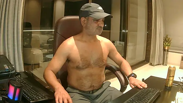 OnlineBossUK online show from 01-23-25, 09:39