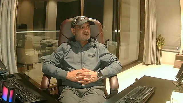 OnlineBossUK online show from 01-24-25, 12:42