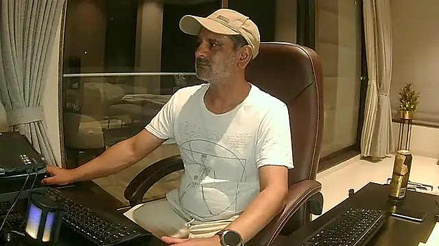 OnlineBossUK online show from 01-24-25, 05:42